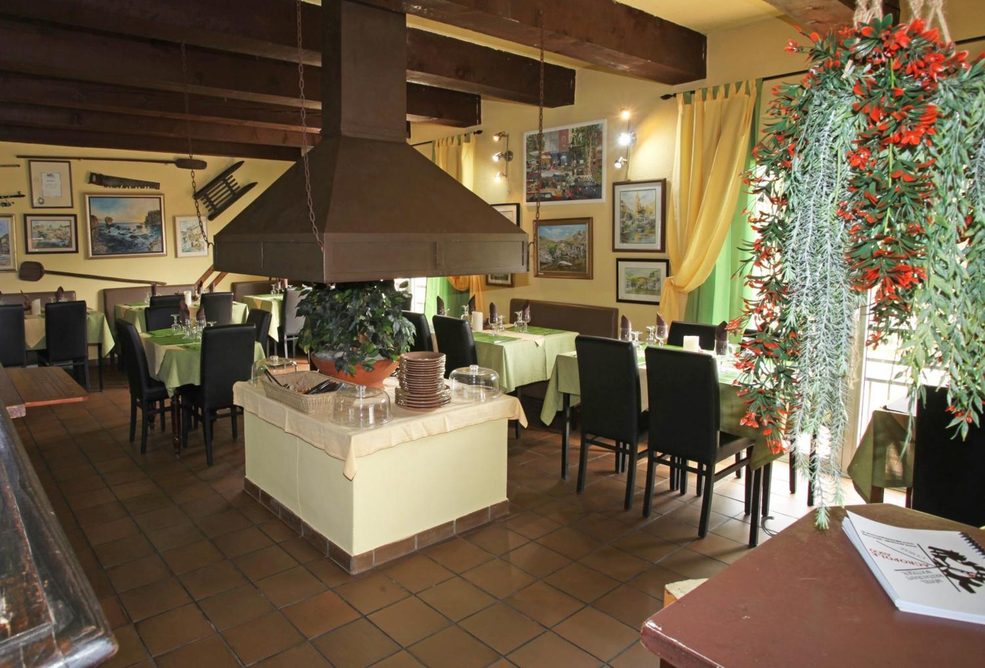 Acropole Hotel